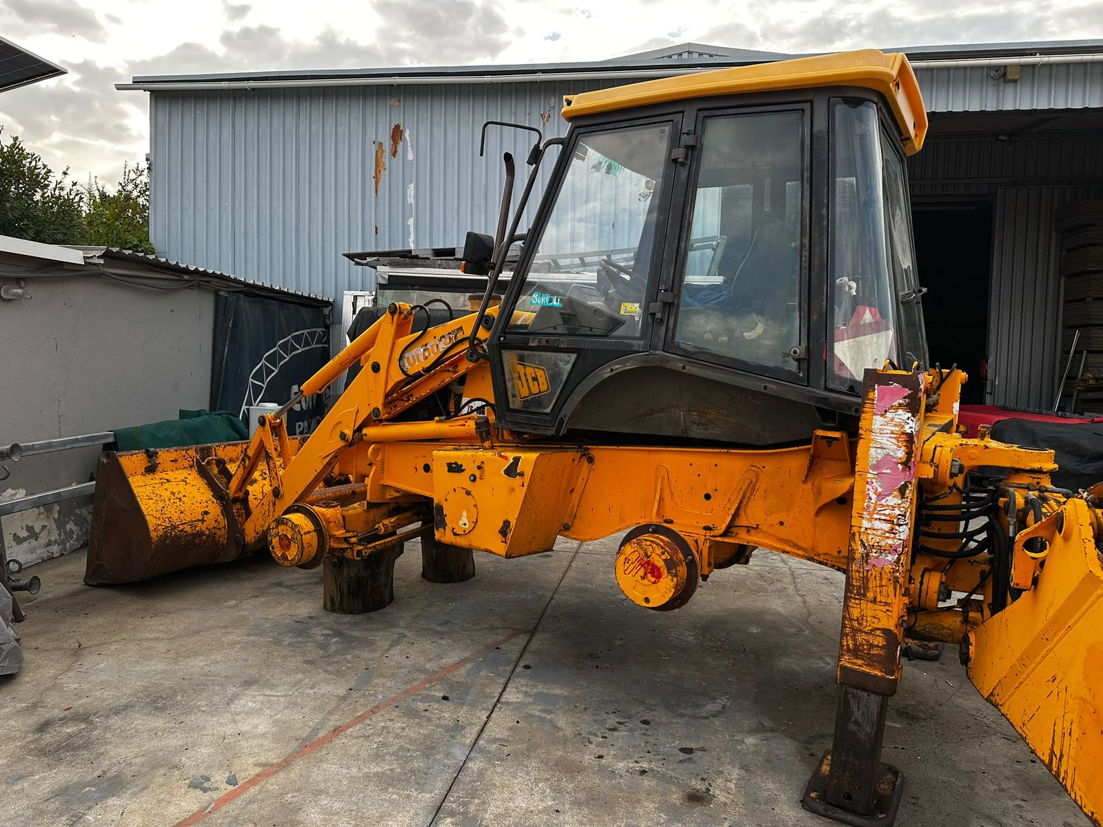 JCB antes